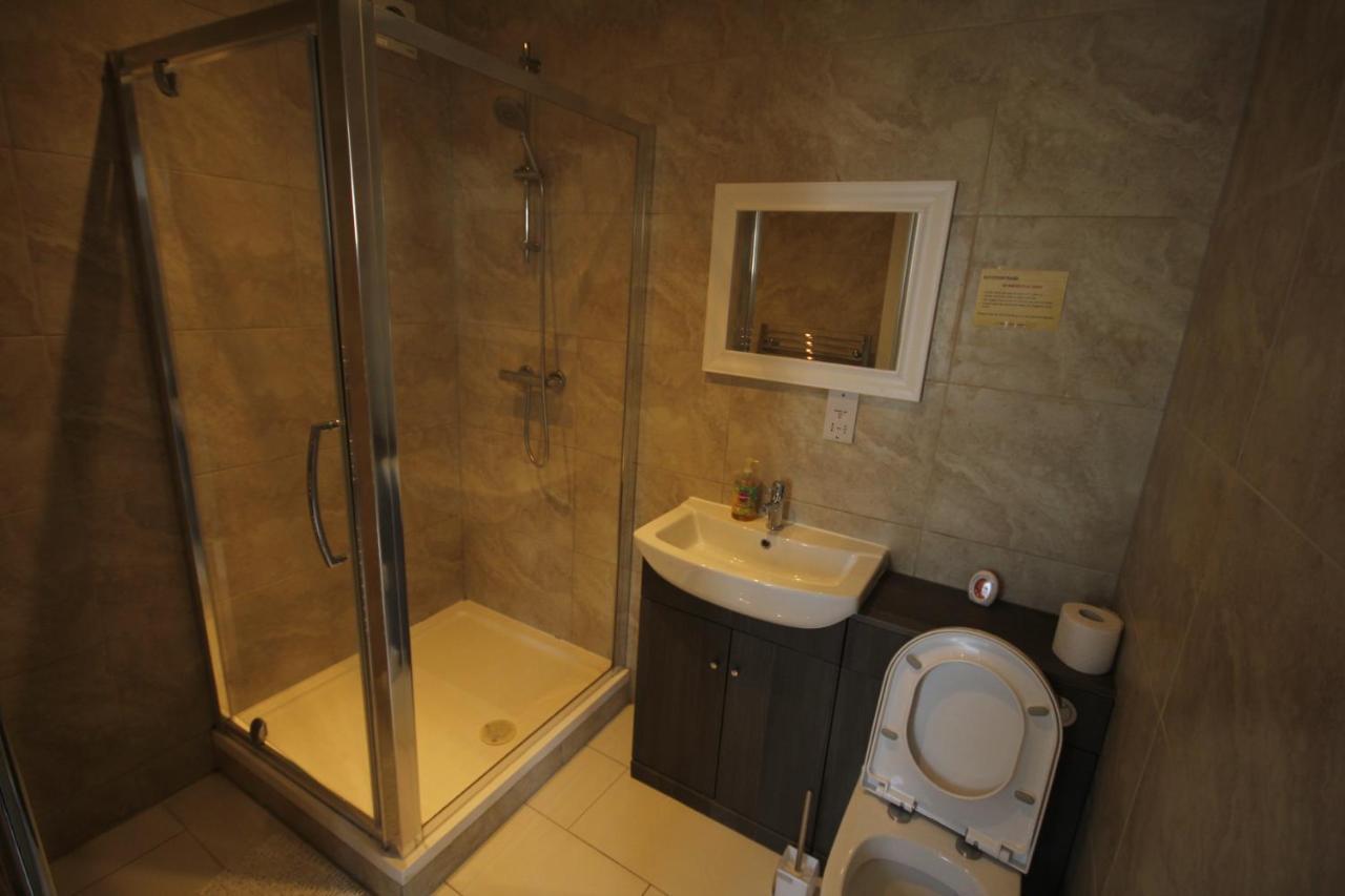 Lee'S House Villa Uxbridge Dış mekan fotoğraf